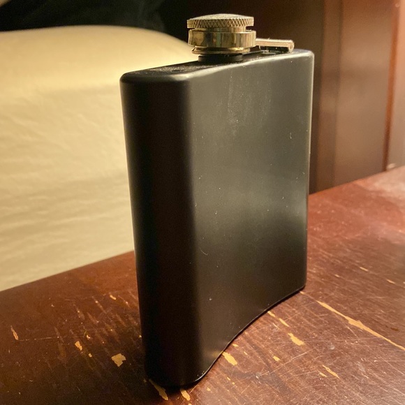 Flask - Picture 3 of 4